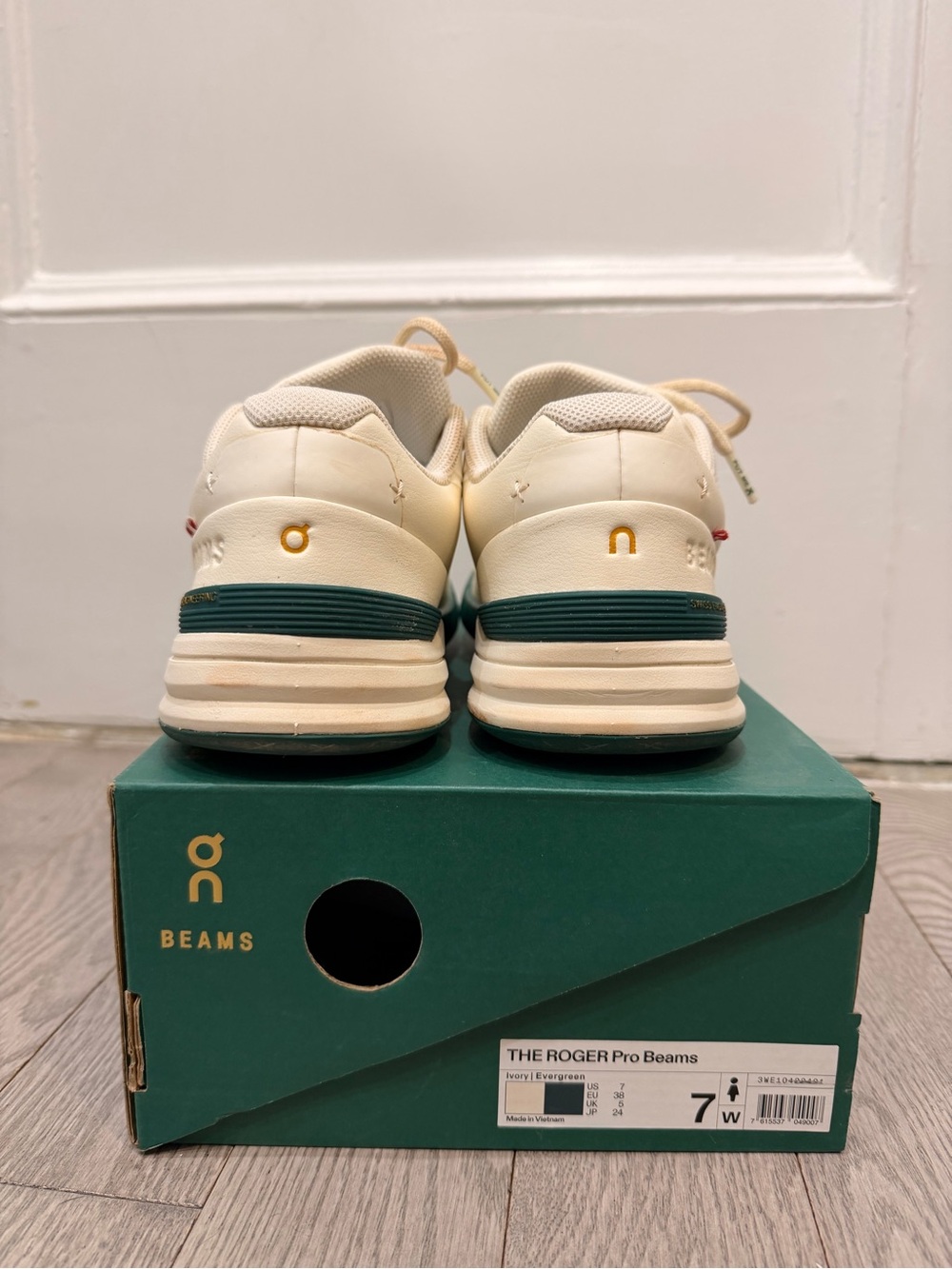 On Running Running The Roger Pro (Beams collab) Cream/Green Tennis Shoe - Picture 2 of 12